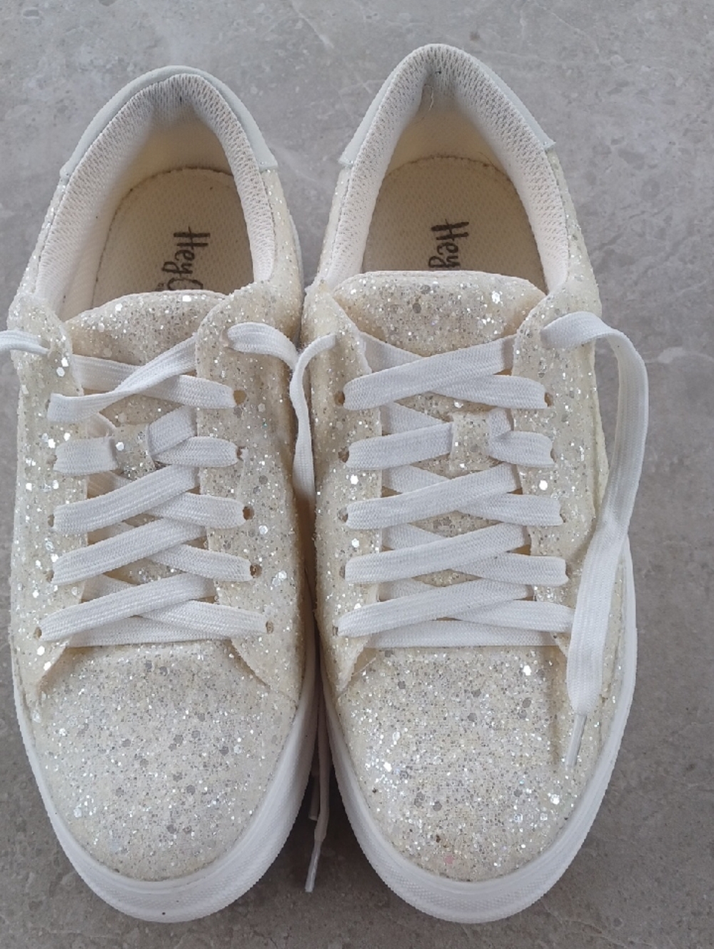 NEW TENNIS SHOES